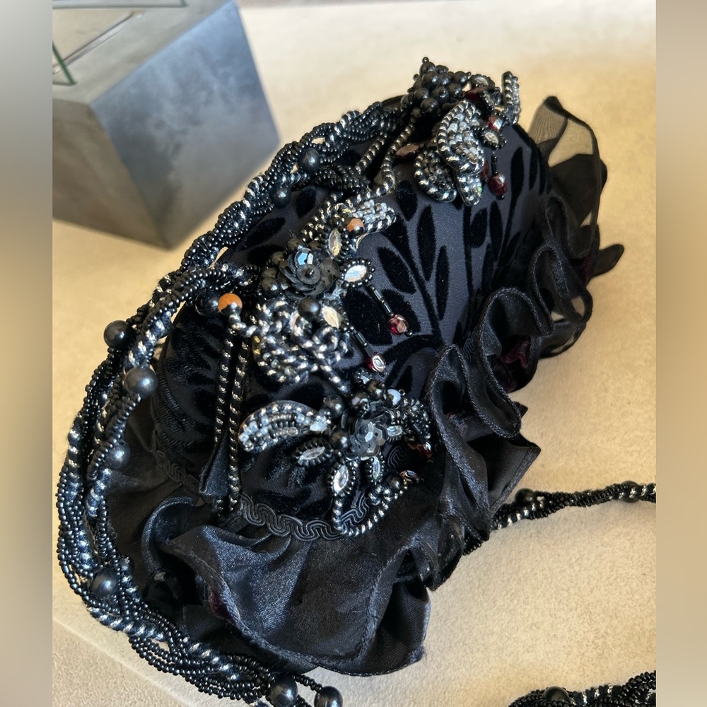 Mary Frances Vintage Black Velvet Leaf Beaded Evening Bag - Picture 6 of 16